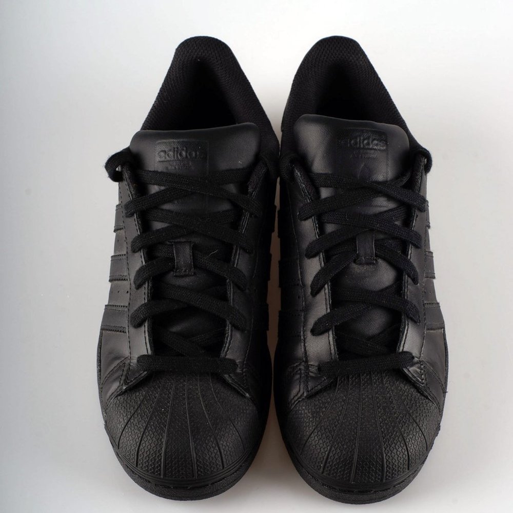 Adidas Superstar - Core Black - Big Boys Size 6 - Fits Women Size 8